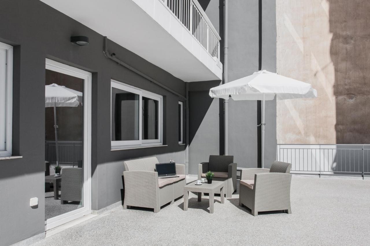 Wyz Attiki Aparthotel Athènes Extérieur photo