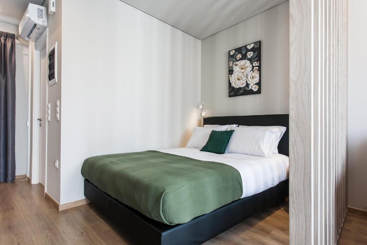 Wyz Attiki Aparthotel Athènes Extérieur photo